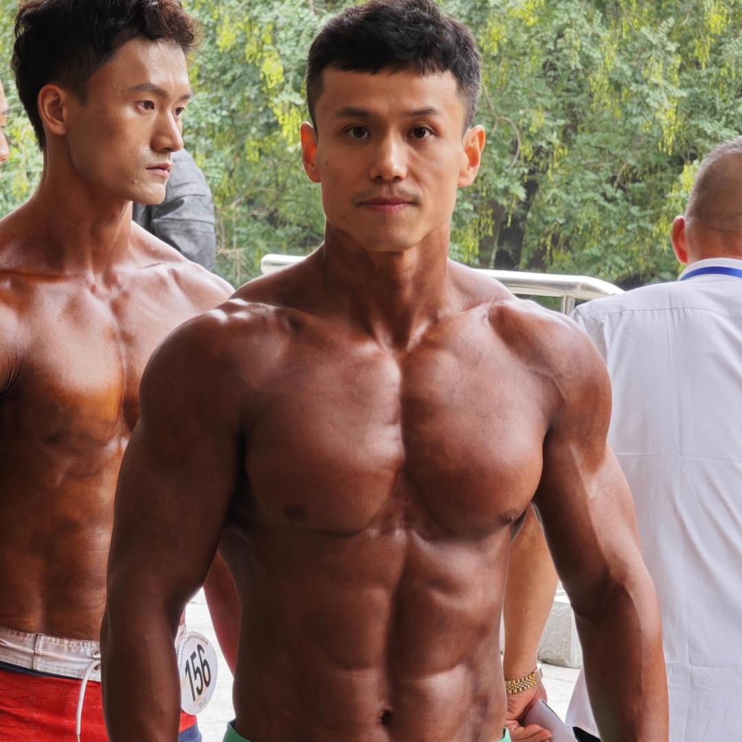 不爱健身的小刘