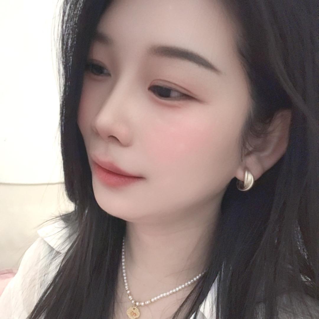 LFX🍊珠宝💎的小姐姐