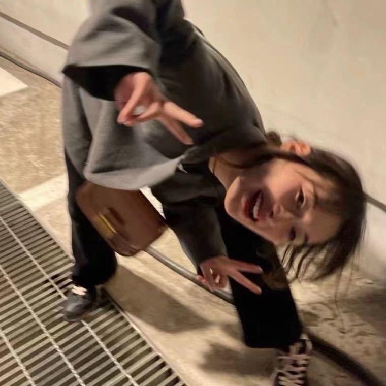 奇怪小ʏ̆̈i