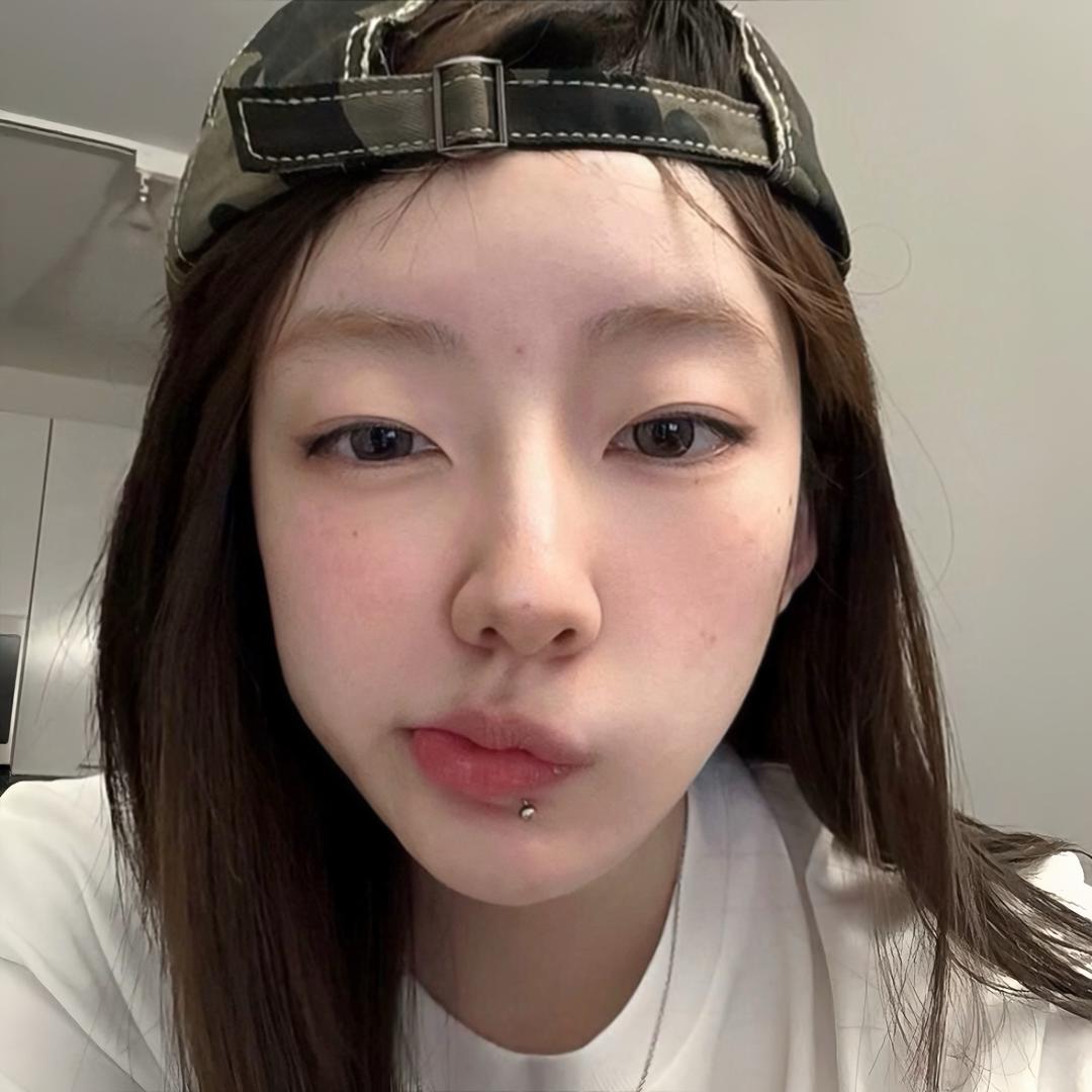 H舒涵.