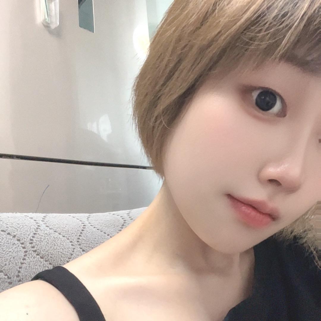 杨𝒴𝒶𝓃ℊ ᥫᩣ