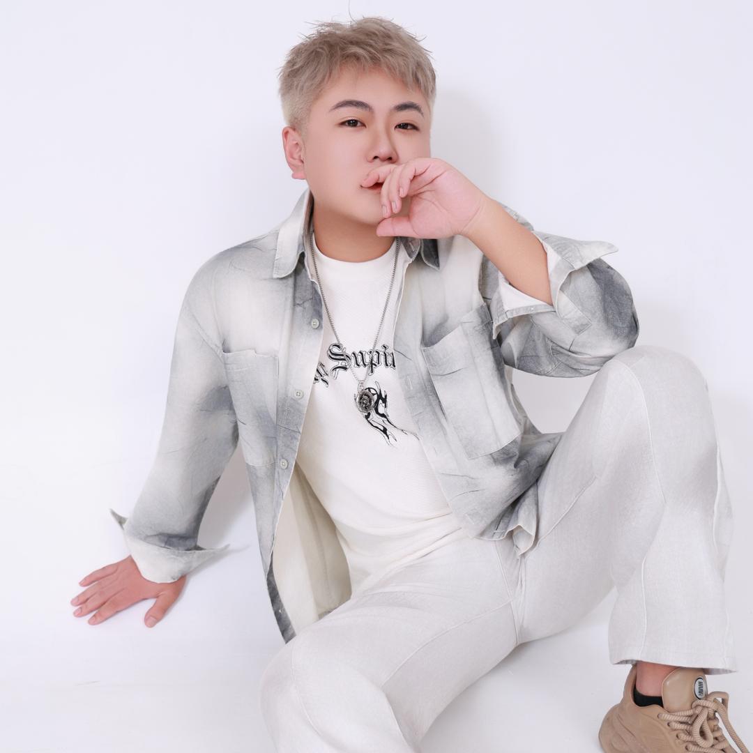 白山美发大鹏
