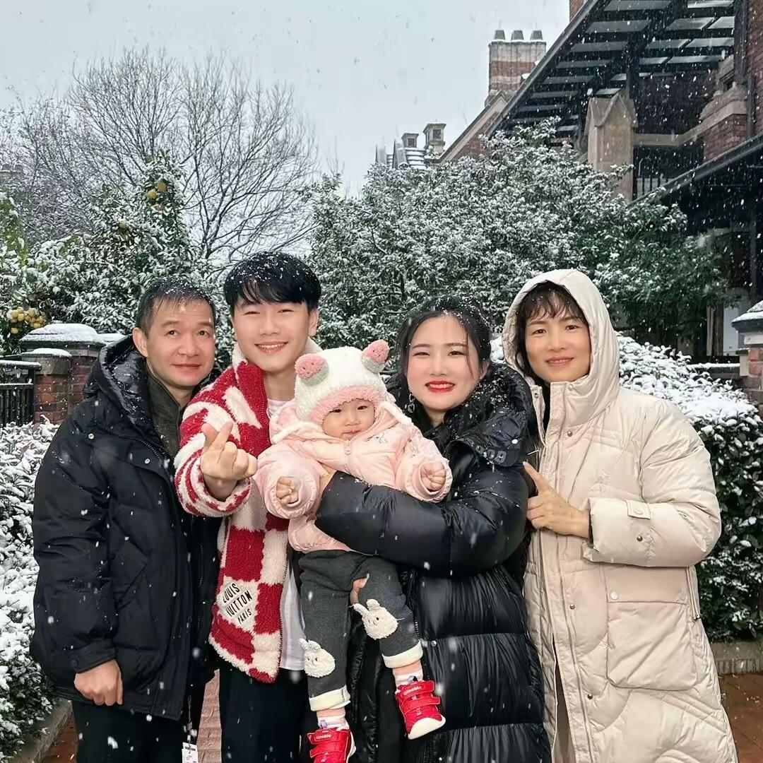 陈三废姐弟14号早8点维达纸巾专场助理