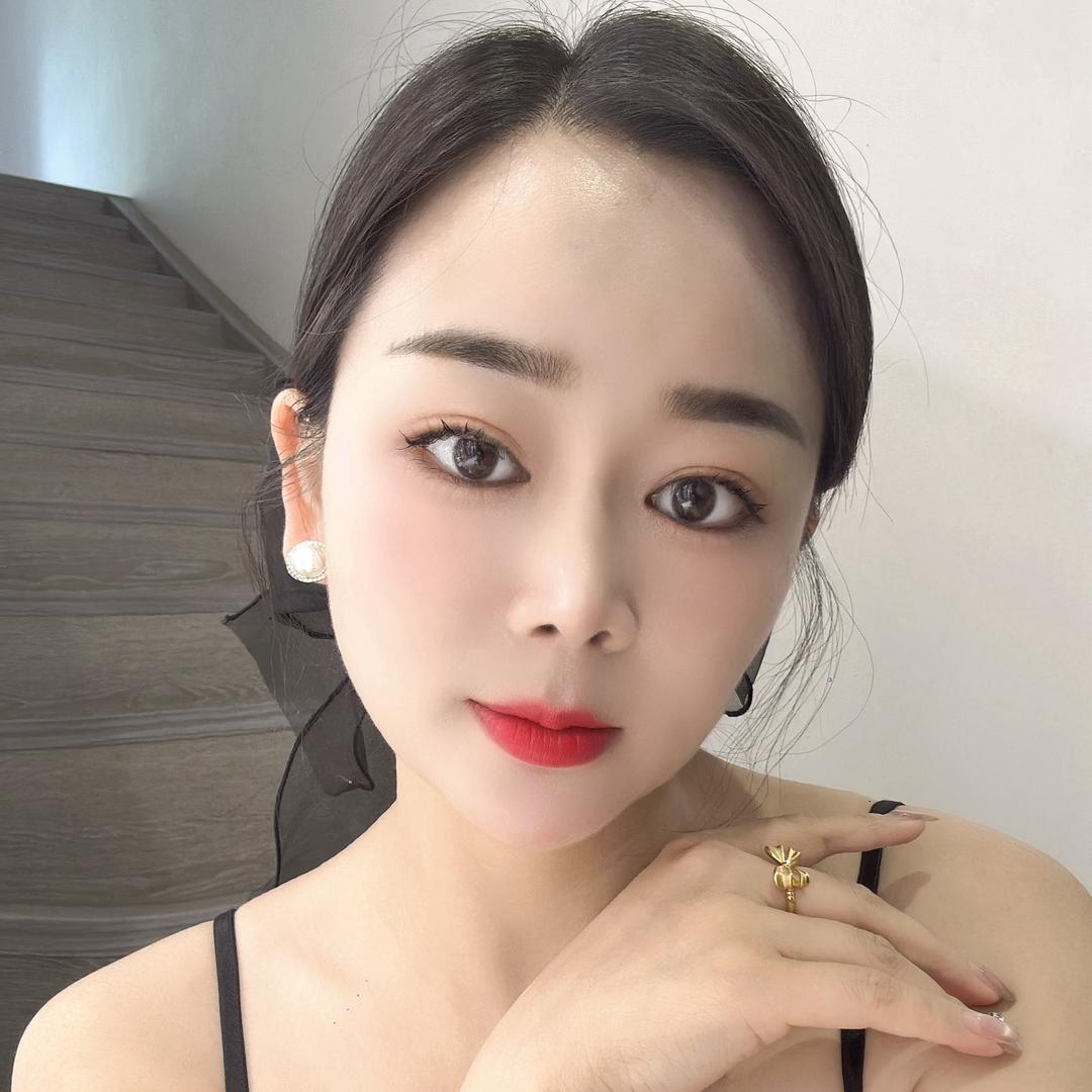 新宁西西里女装店