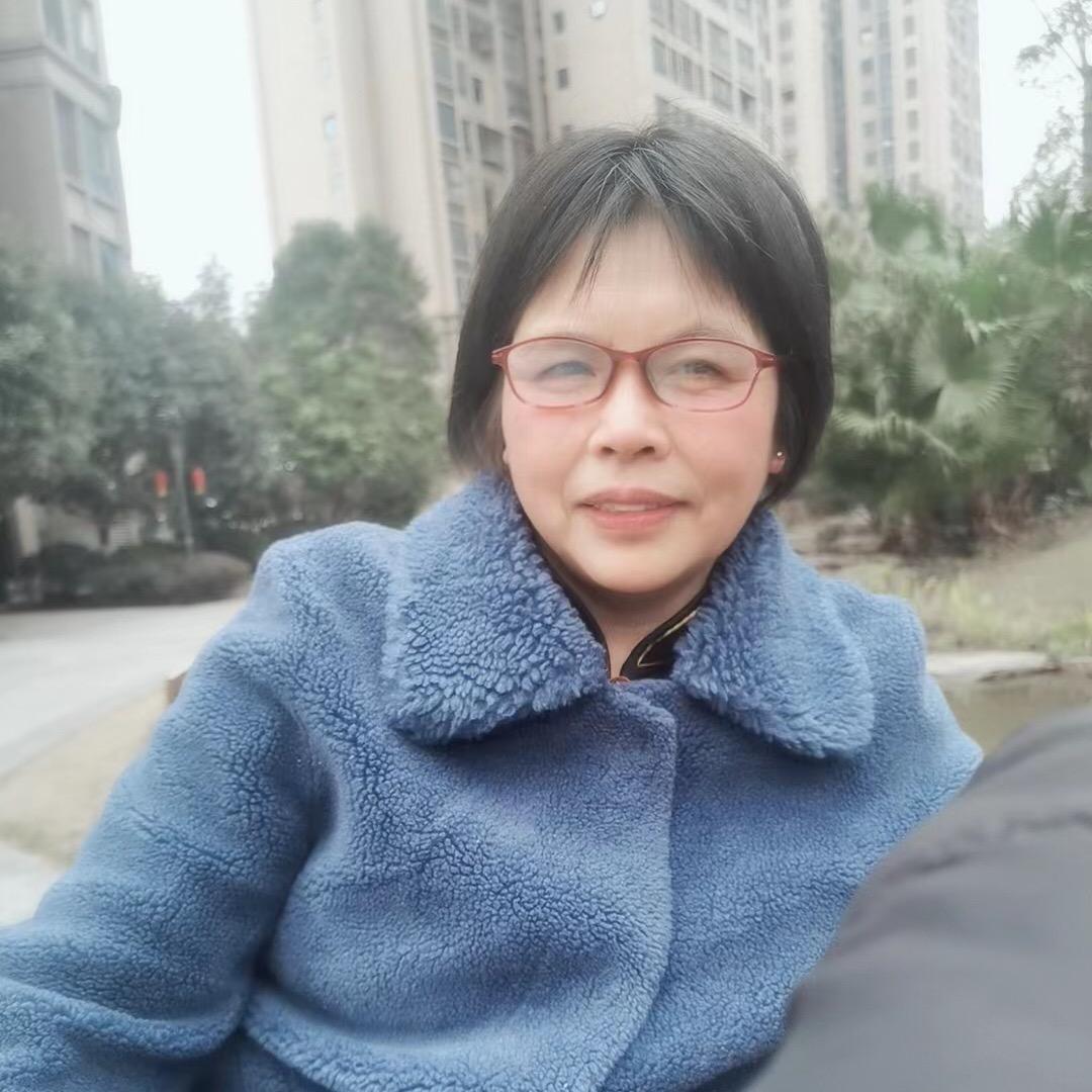 蒋万英