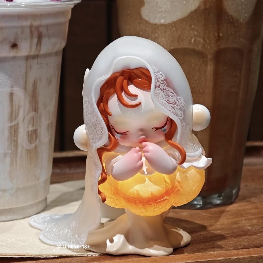 盲盲小姐爱潮玩