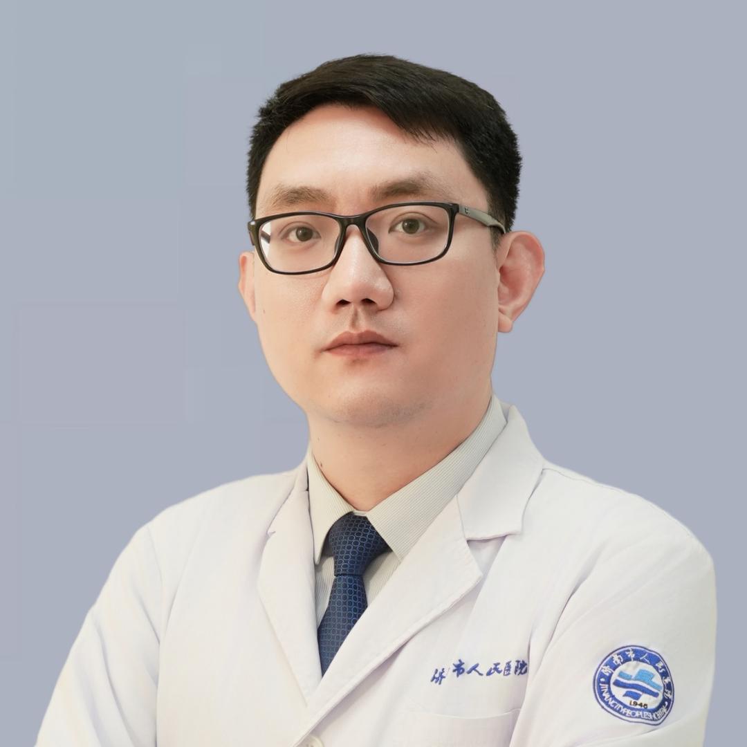 骨科医生李文龙