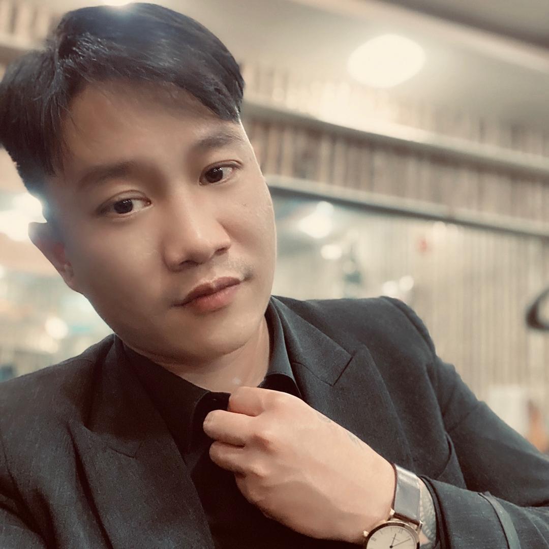 华派名流形象设计 李良运