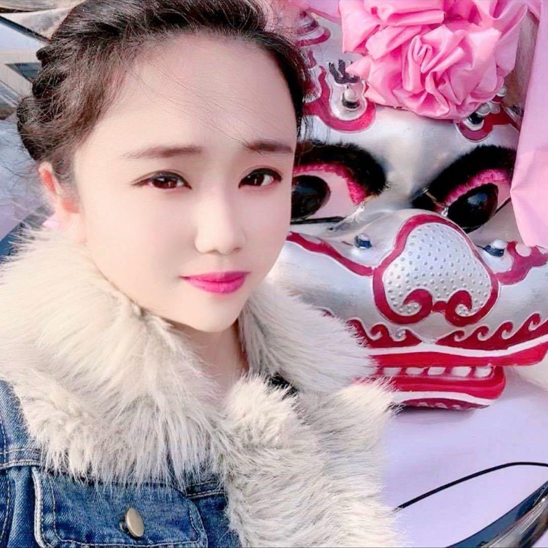 网红小白狮丁一（全国接单）