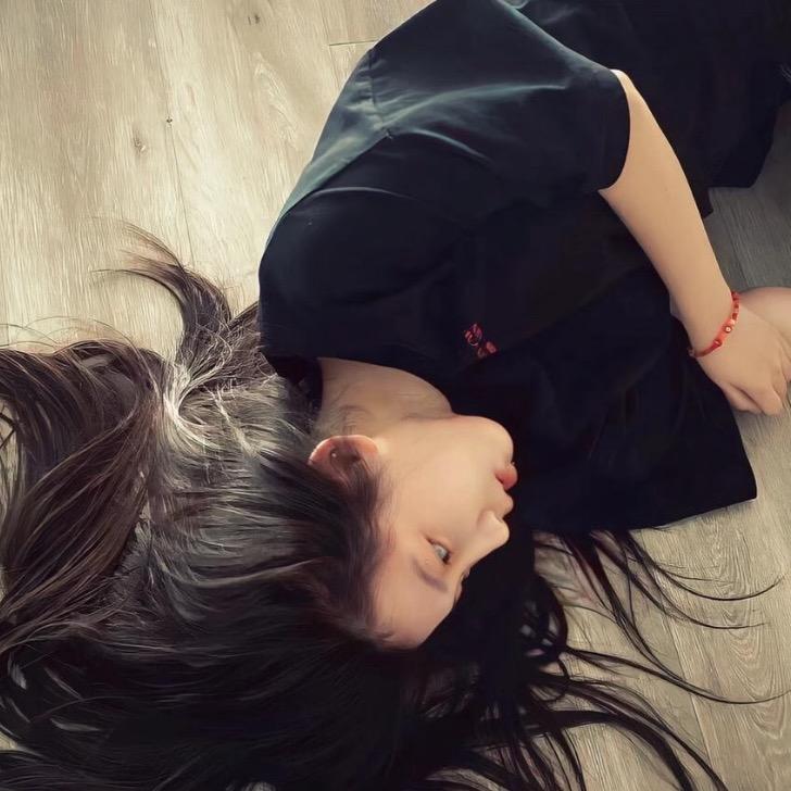 溪溪不嘻嘻