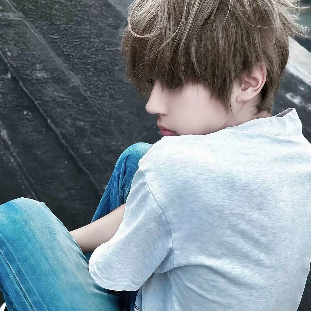 西伯利亚土豆园里内向社恐腼腆的土豆皇