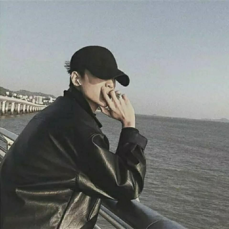 如斯F。