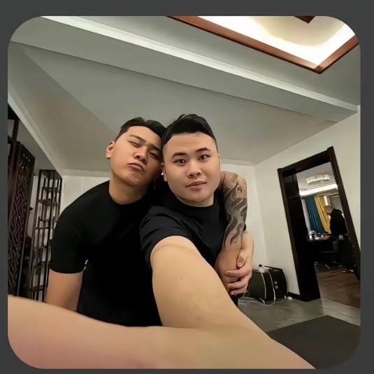 她说话有股孩子气