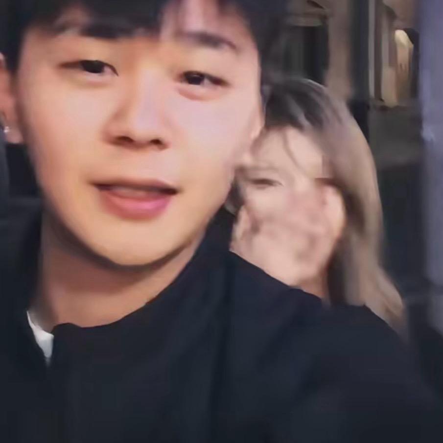 小雷同志.