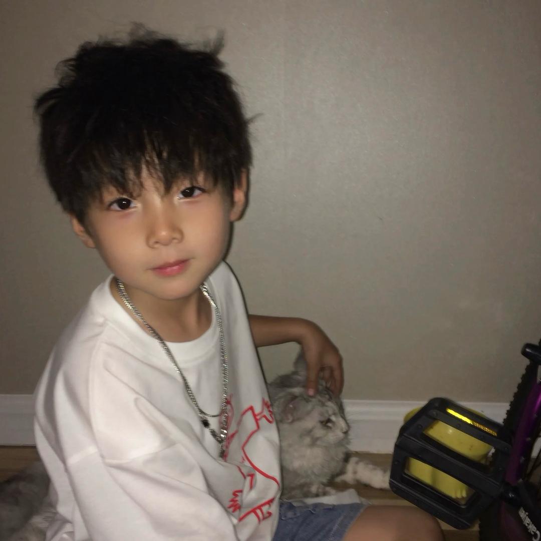 ￴彭于晏