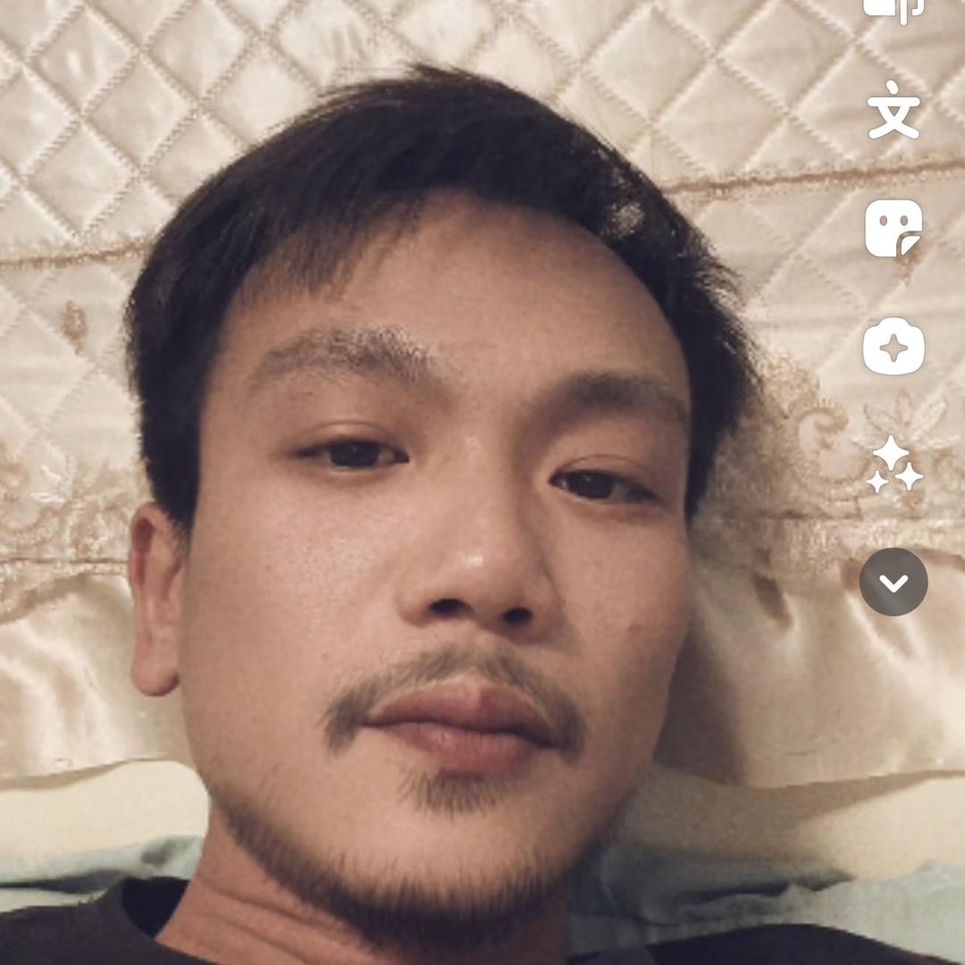 摆摊人刘厨