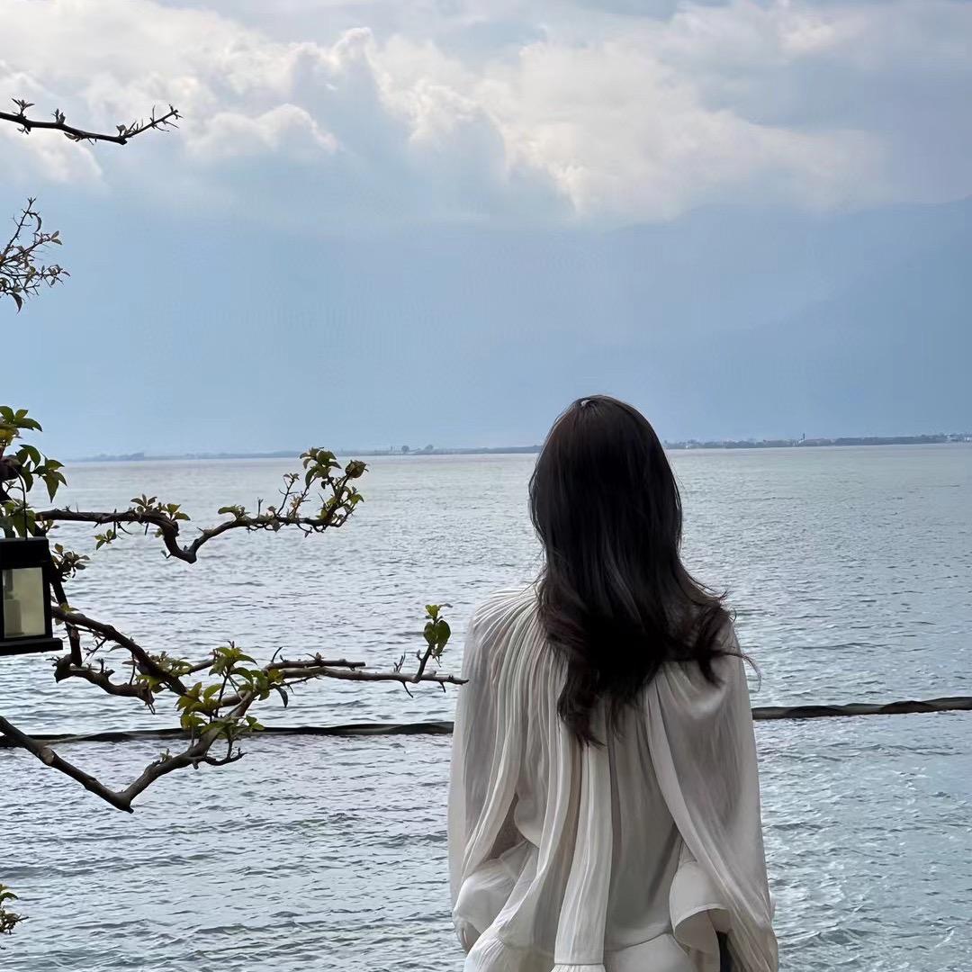 监利巜品》欧韩服饰