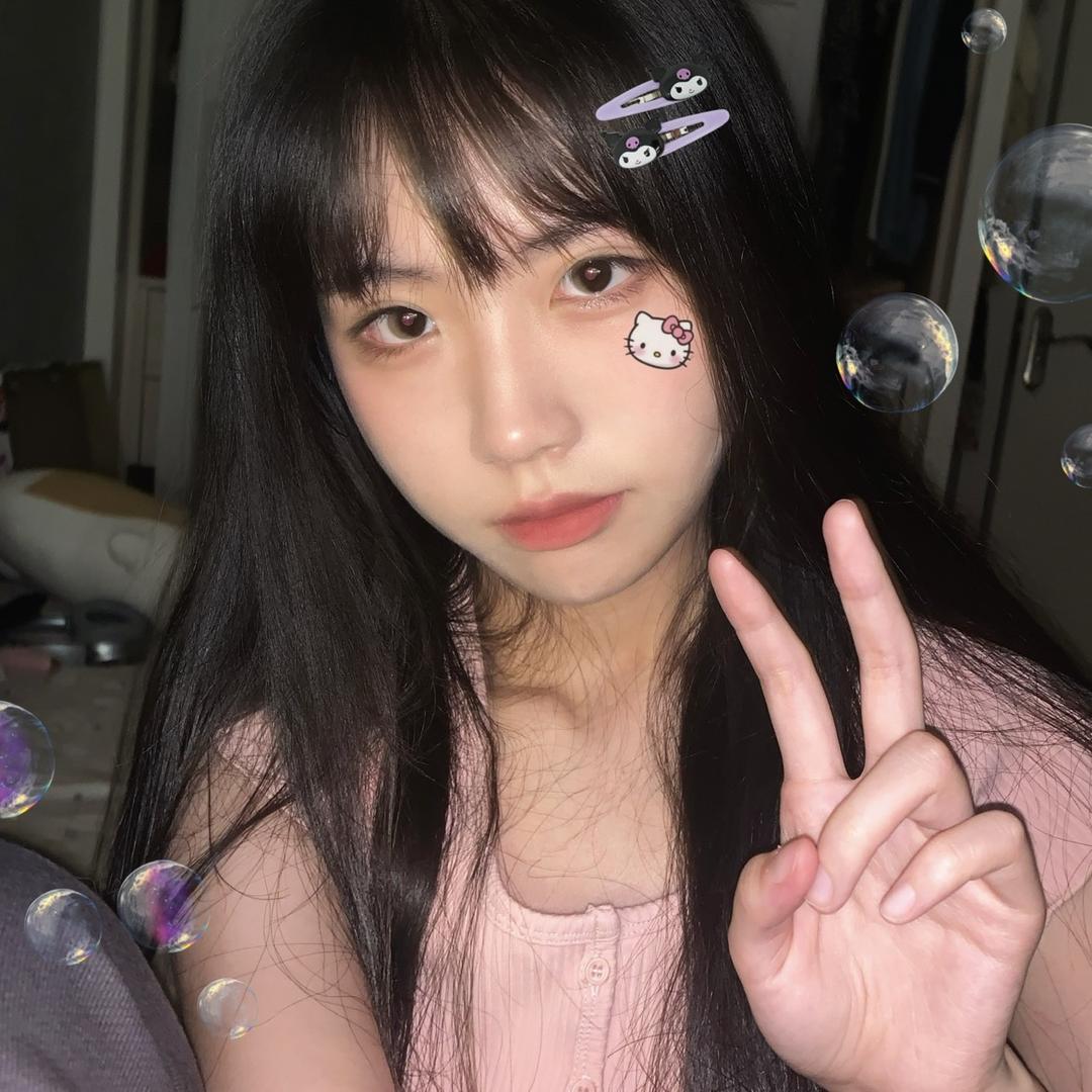 爱吃凤梨酥酥