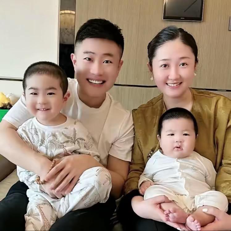 亮楠一家人