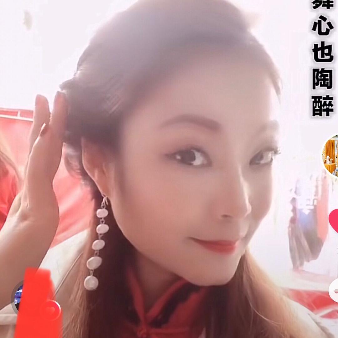 宏霞