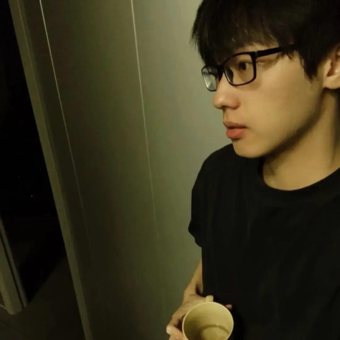 一个忧郁的MAN