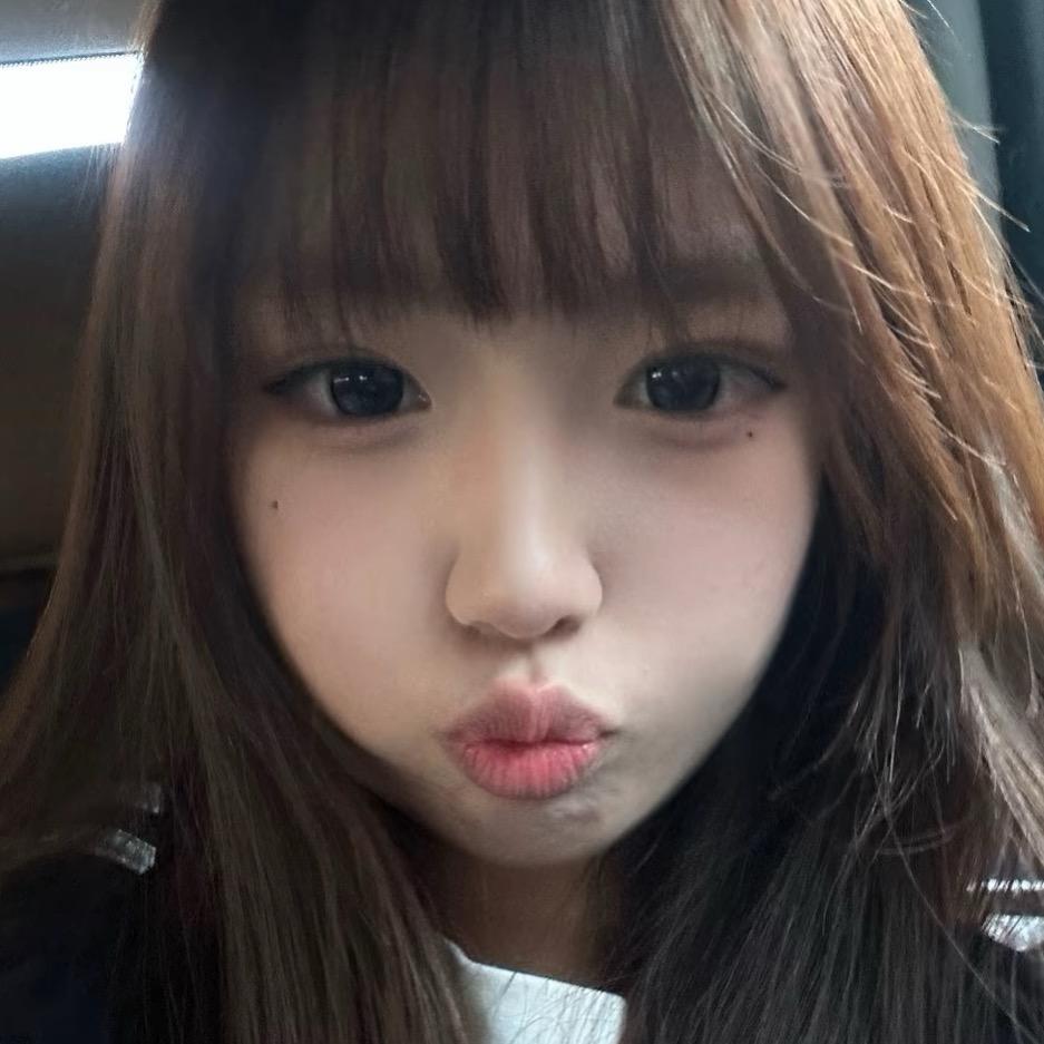 瑶了瑶头.