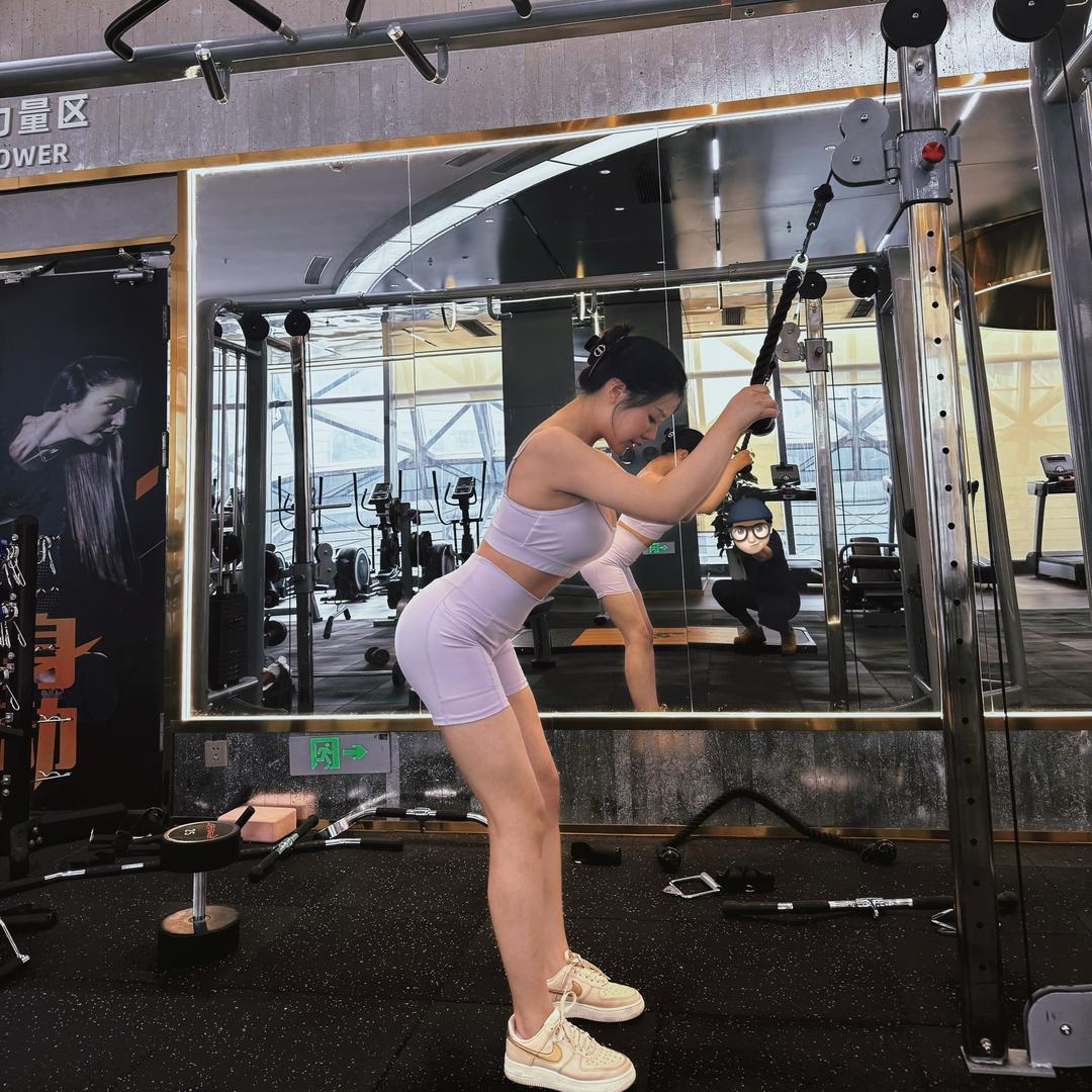 爱健身的马月月-克利斯健身