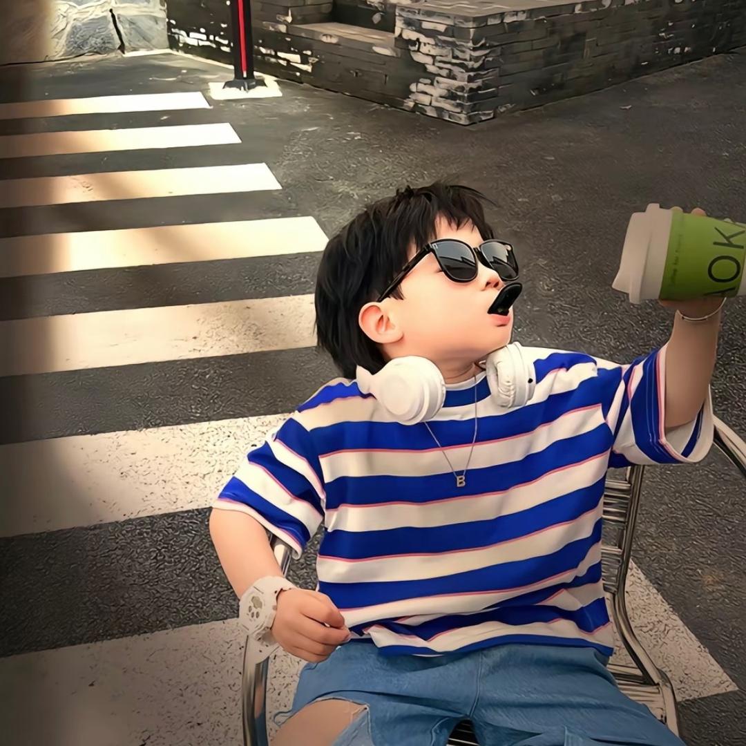 小马( •̥́ ˍ •̀ू )