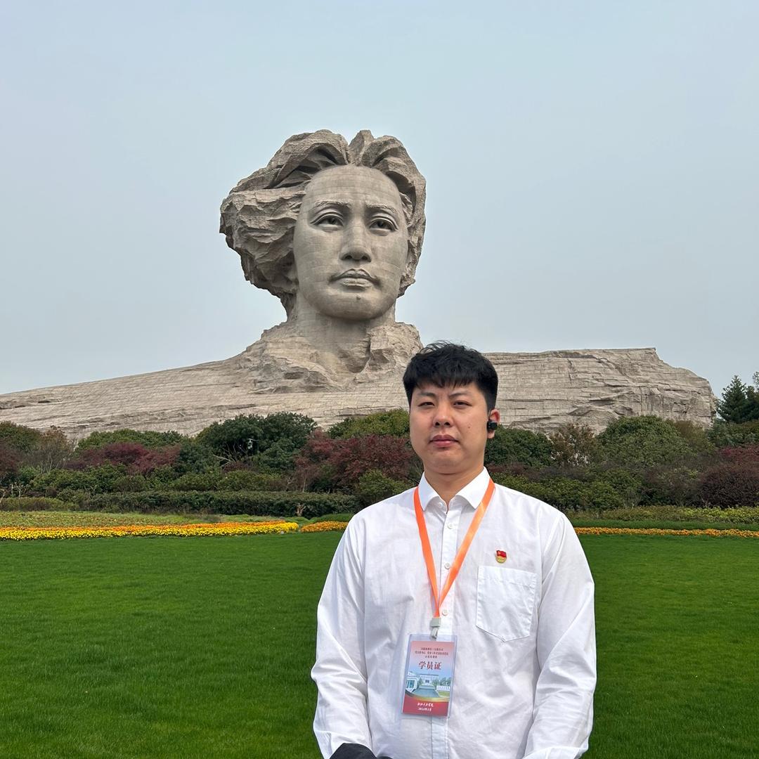 岳来越浩
