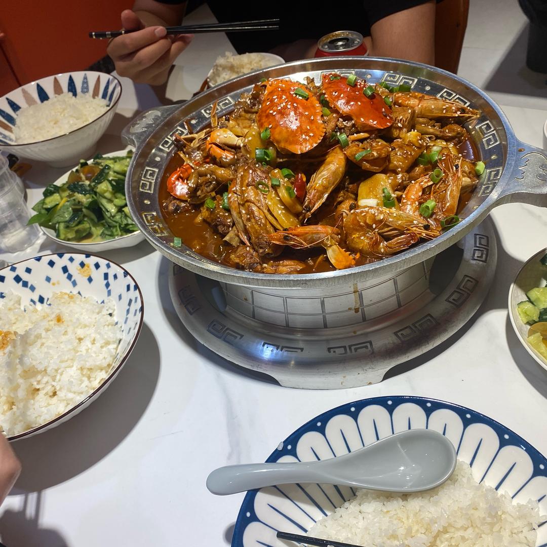 肉蟹煲主理人（中牟有钳肉蟹煲）