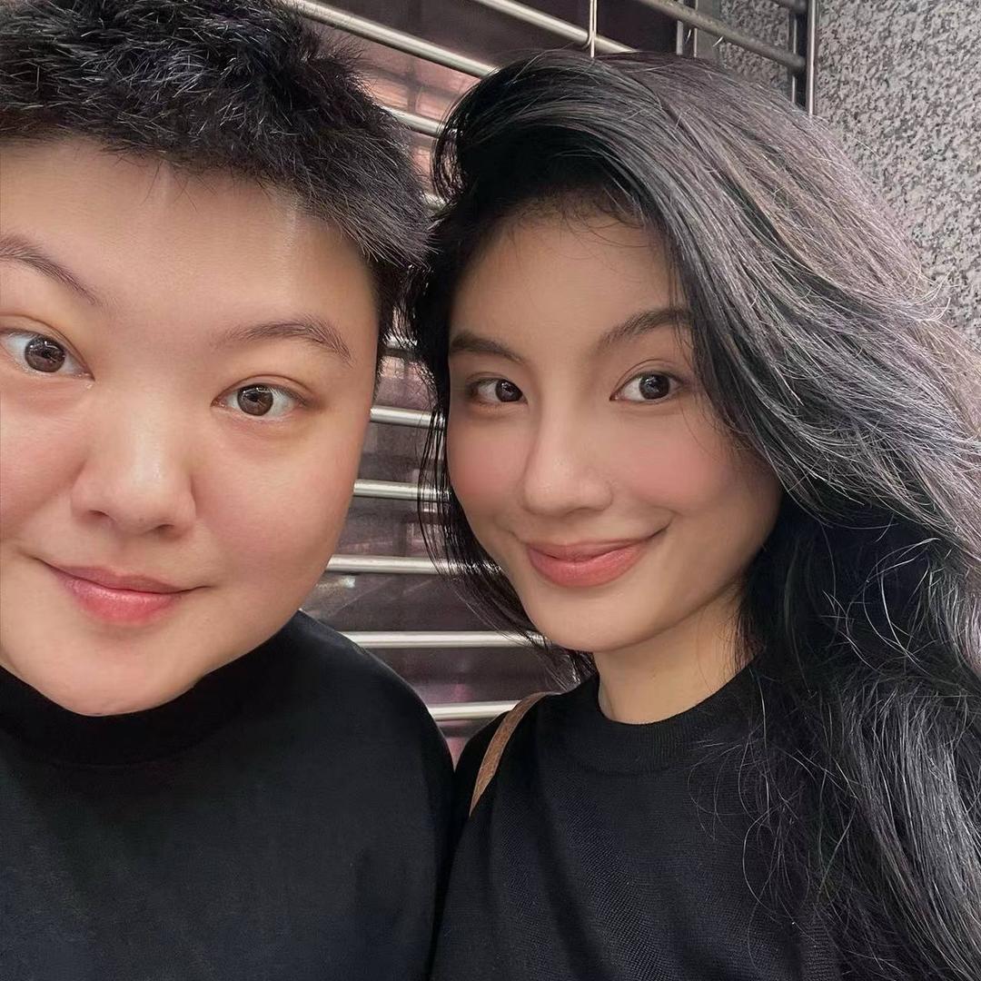 梁夜（时尚穿搭）