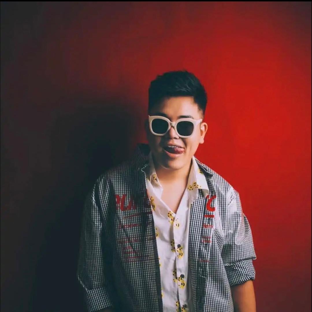 阿兵吖💋（哈秘呱）