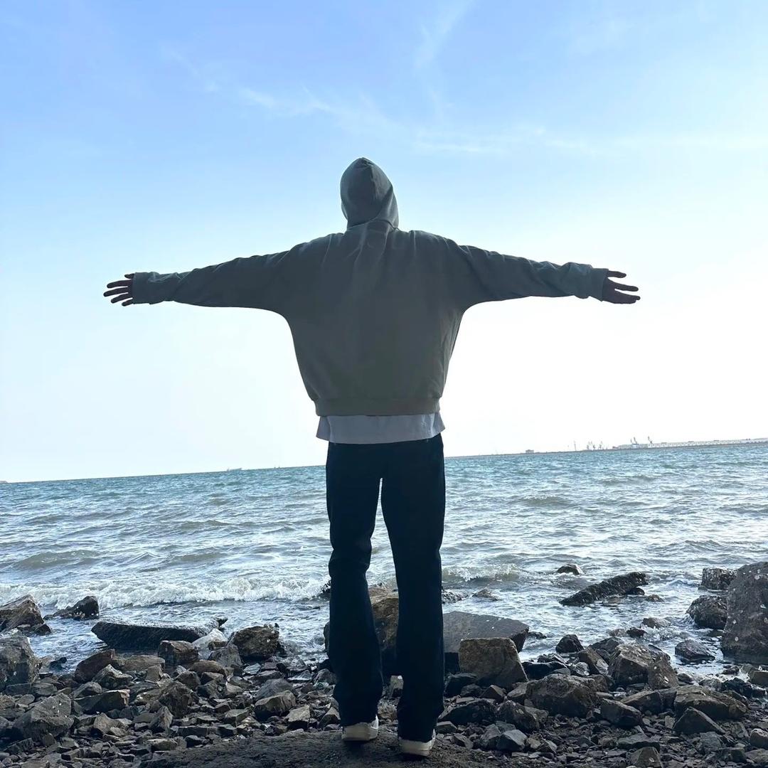 卖井盖的主持人