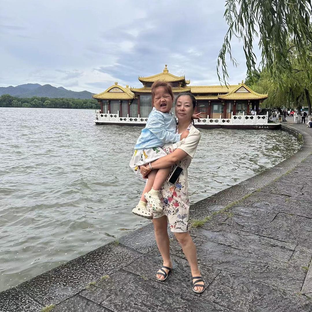 靓靓的超人妈妈