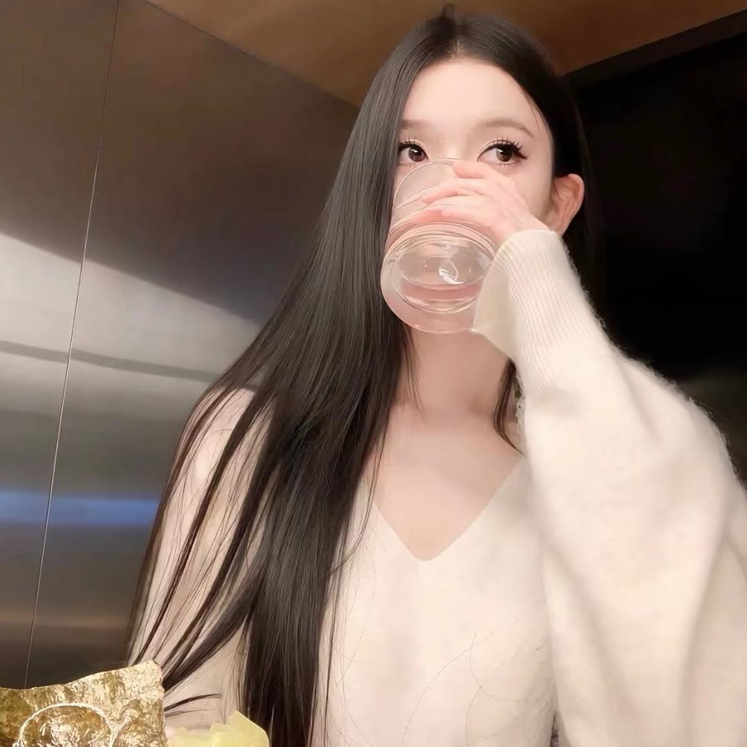 小梨子.