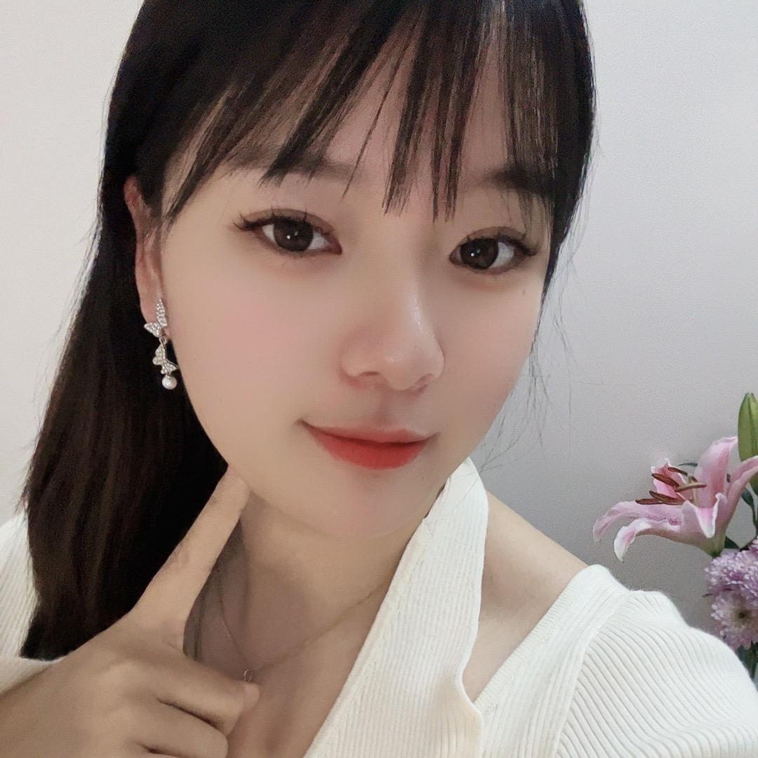 娜娜💞(没大哥拿命播)