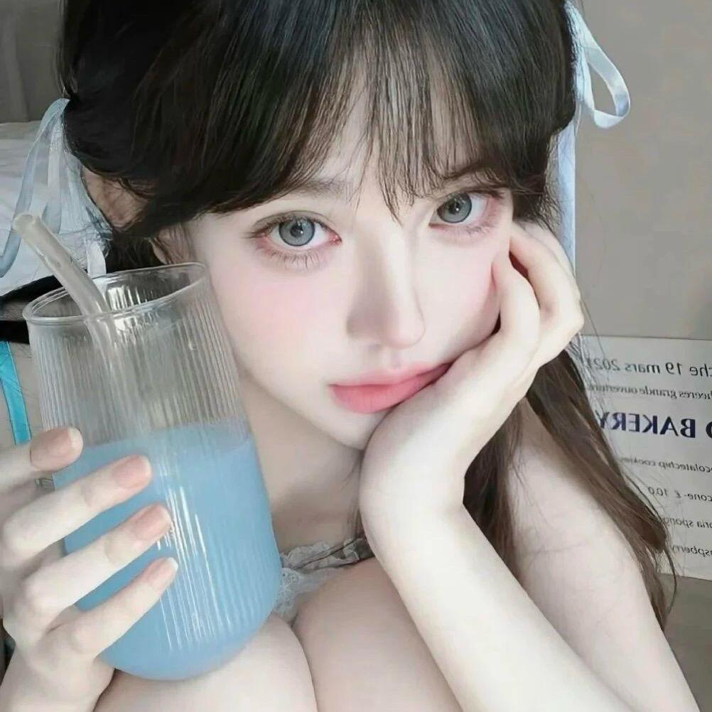 软软.