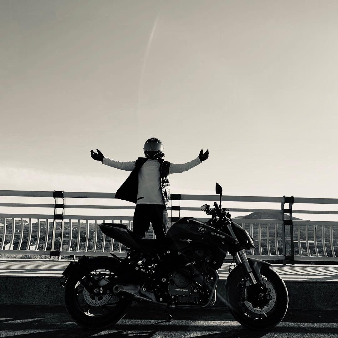 骑着摩托去迪士尼