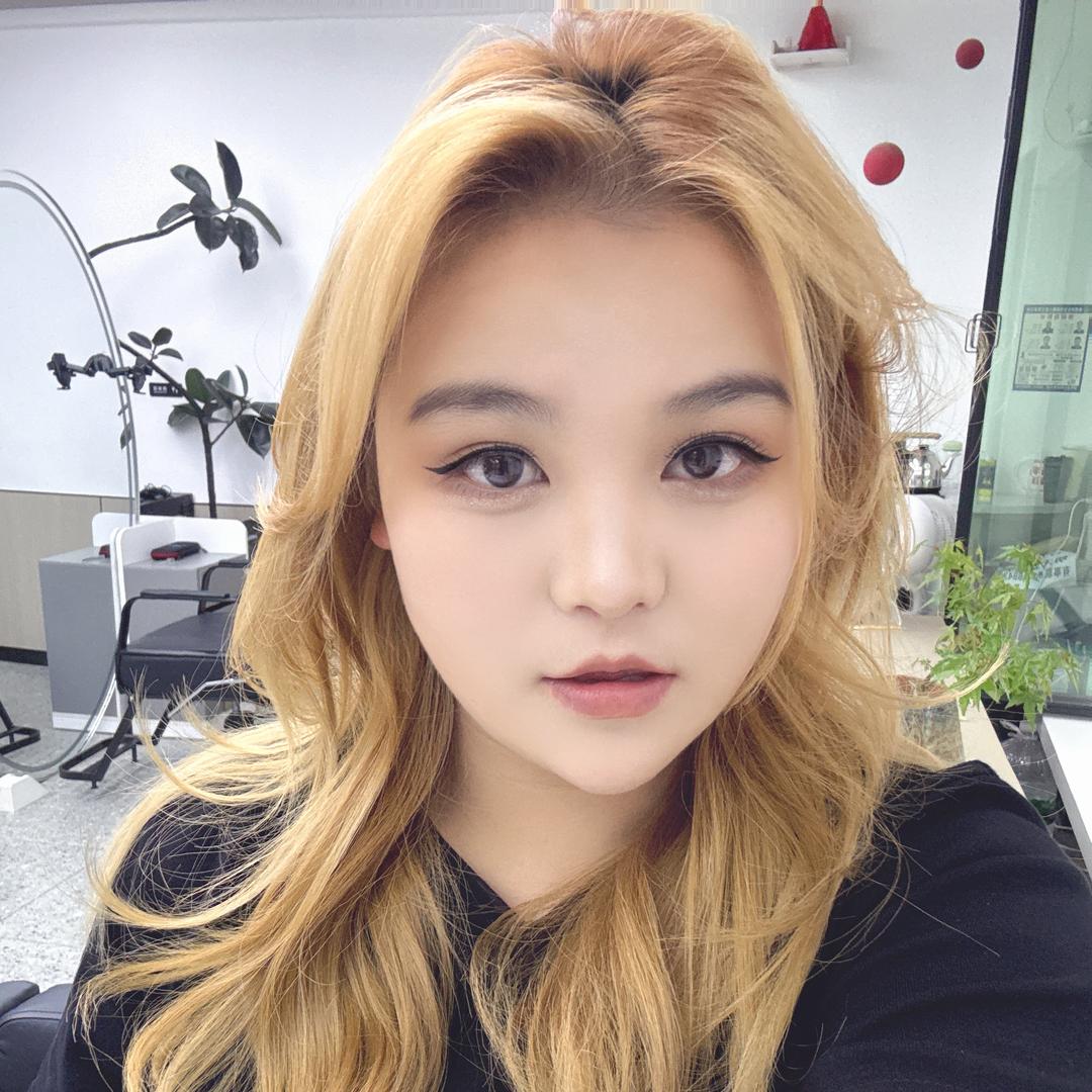 轻术造型主理人～kk（曲靖古镇店）