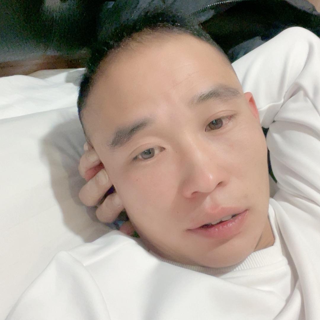 直饮烈酒不谈过往