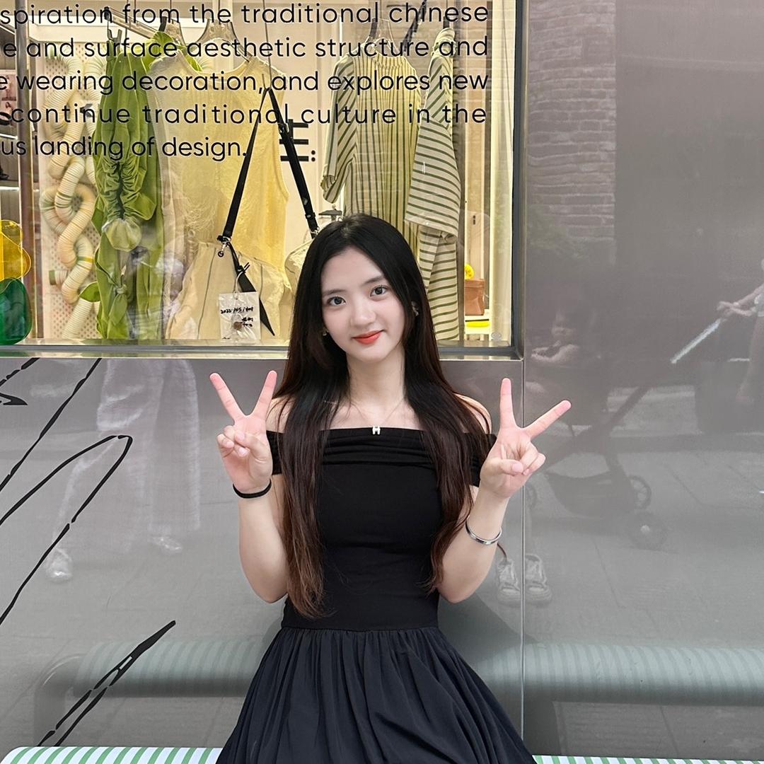 仪仪服饰穿搭个体店