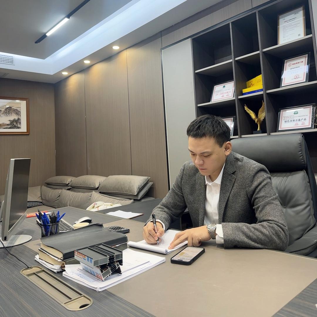 匠心伟业（系统门窗源头工厂）