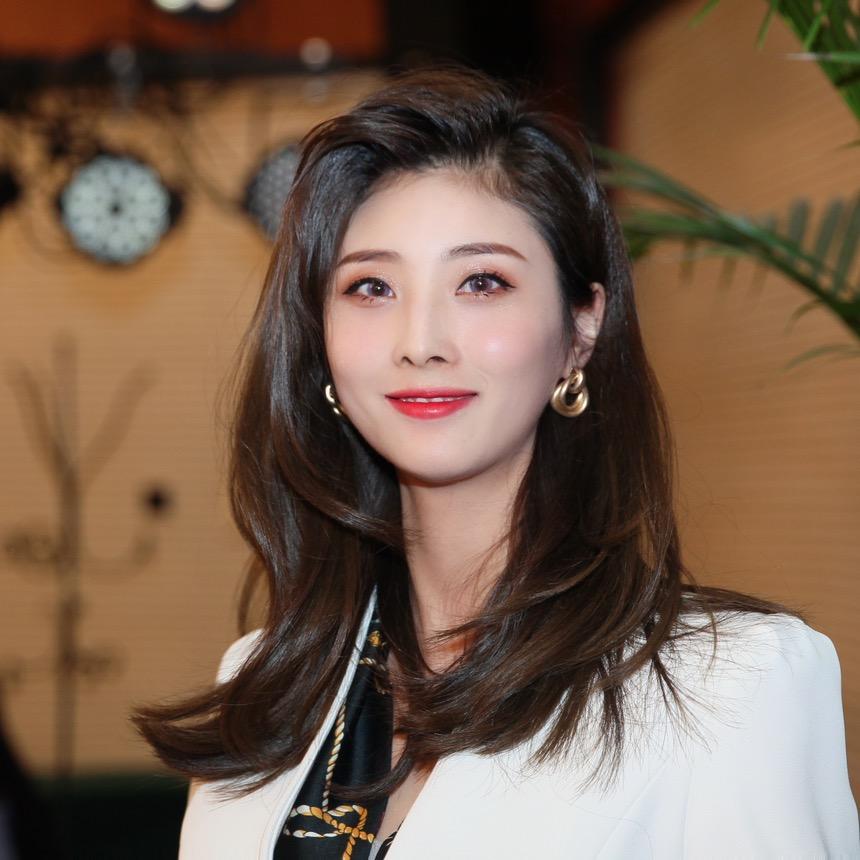 主持小庭伟