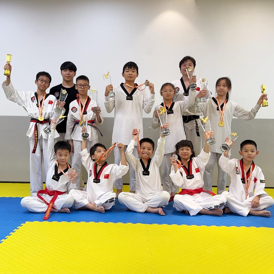 青锋道馆（跆拳道.体适能.跳绳.比赛）