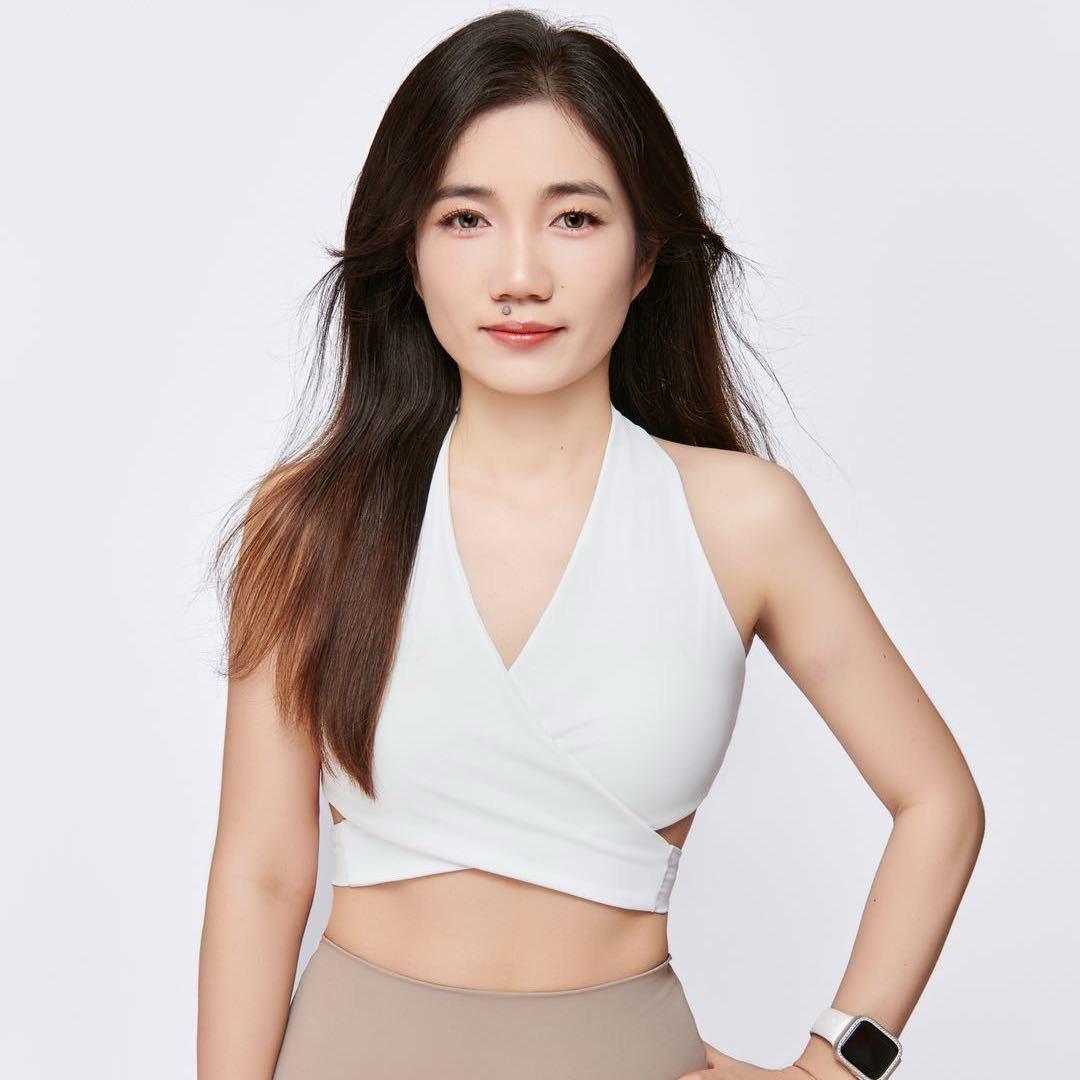 花塑普拉提苗苗老师