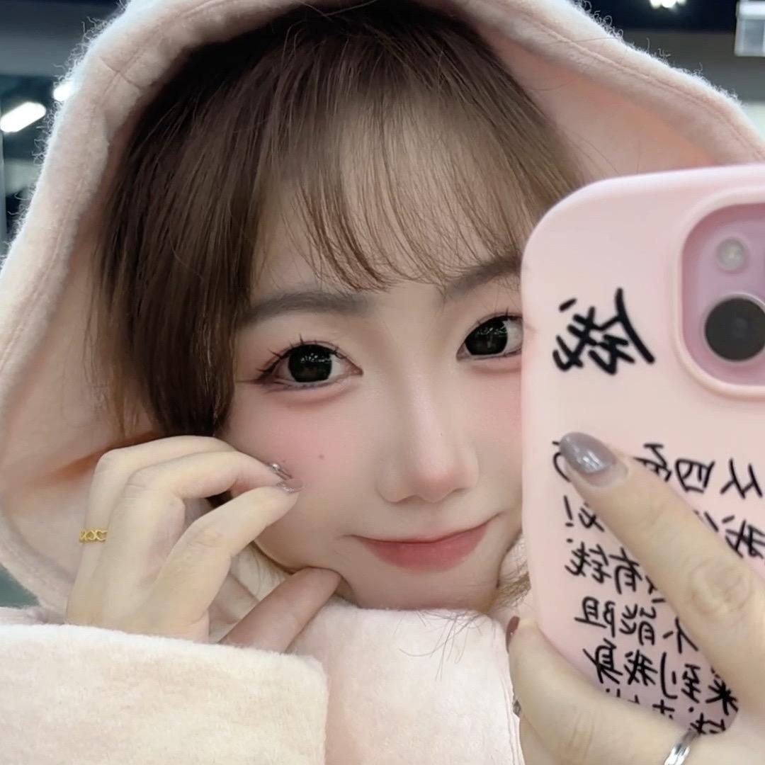 胡同里有只猫li