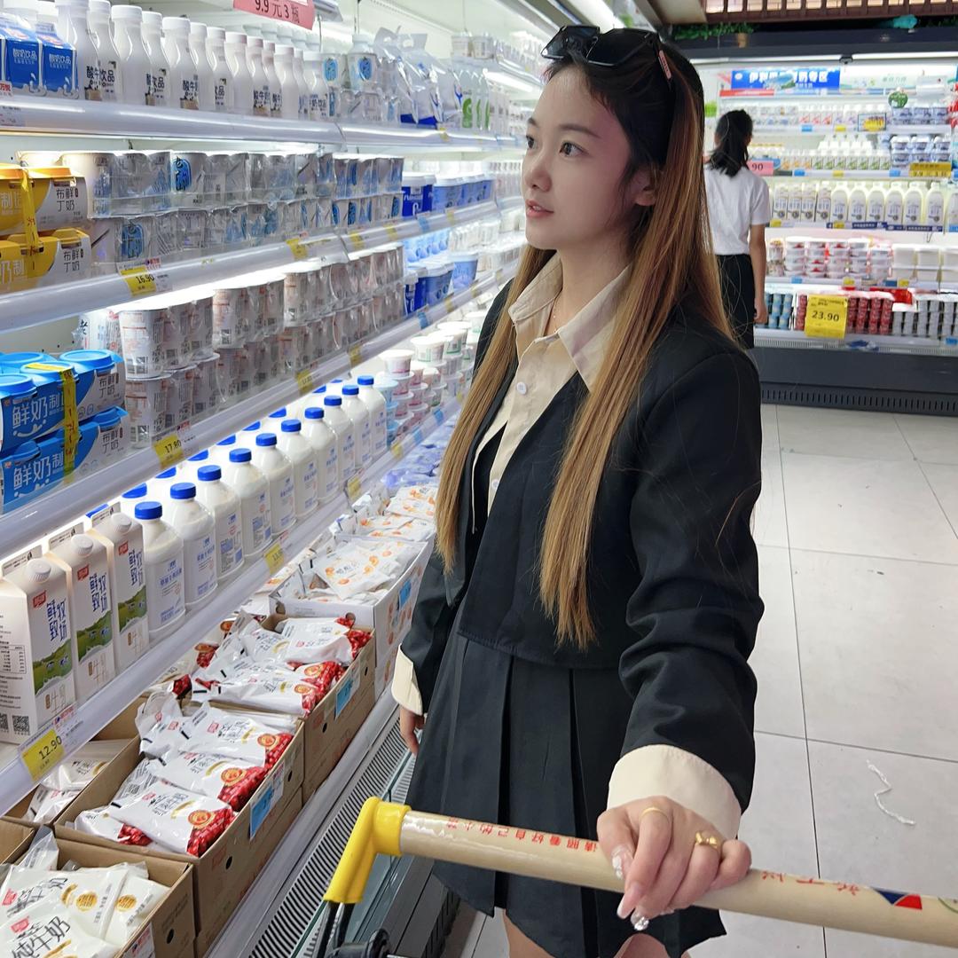 F*-六月