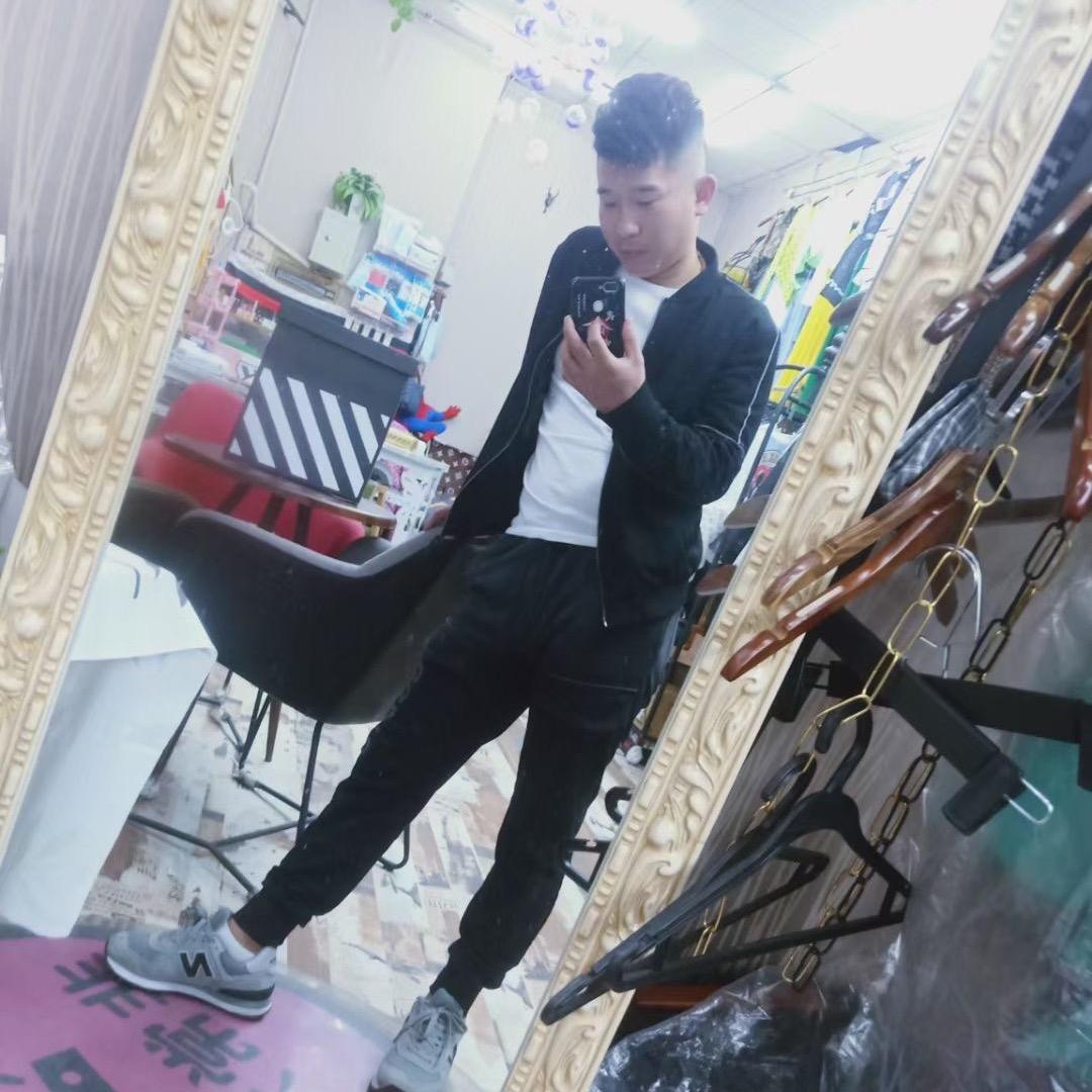 无名男孩👦