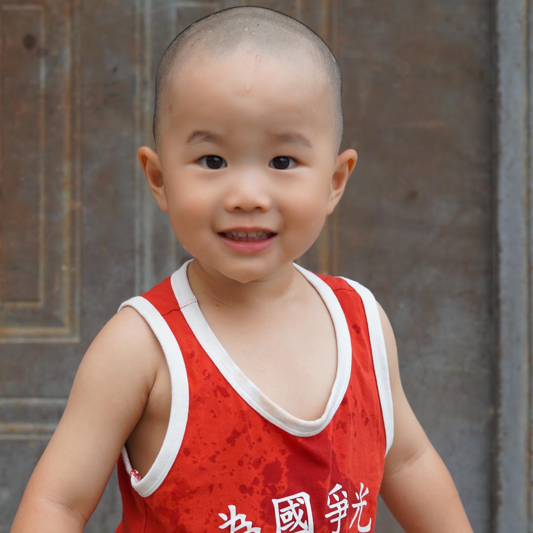 爱吃糖的小孩儿