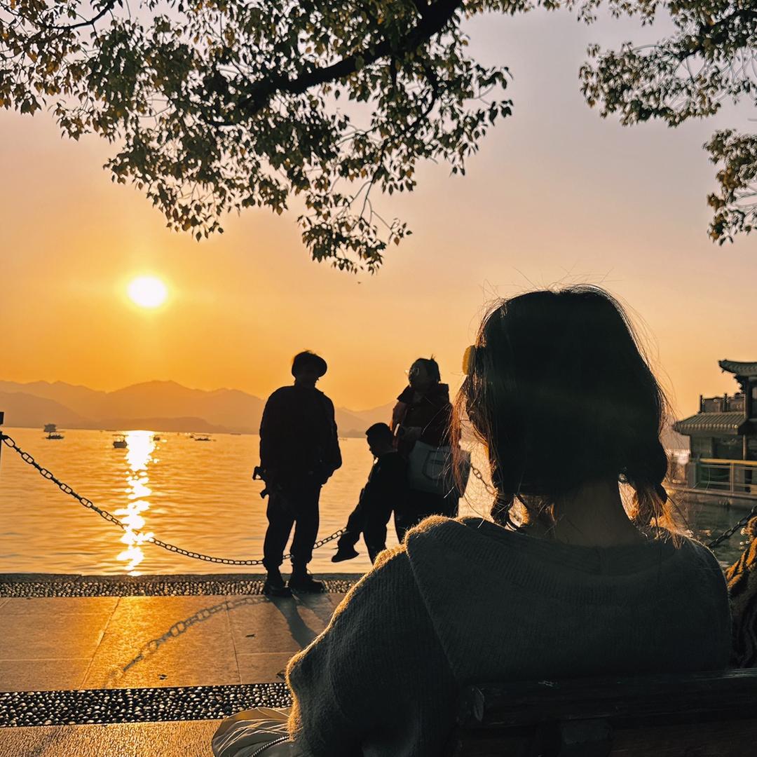 乐丹青小艺老师